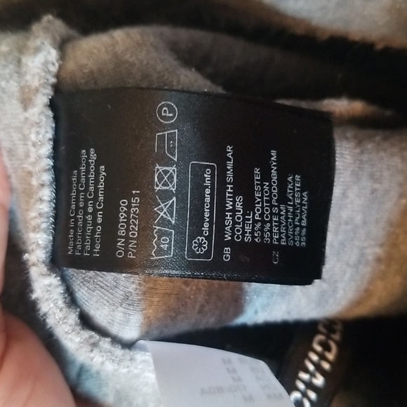 10/$10    H&M Grey Skirt M Divided - Picture 4 of 7